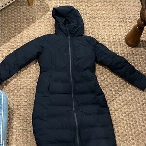 Lululemon Women’s Long Hooded Puffer Coat - Black